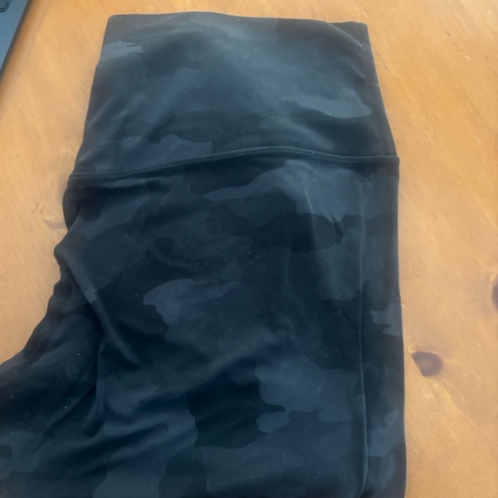 Lululemon Black Camo Leggings - Size 14- Great, Preloved Condition